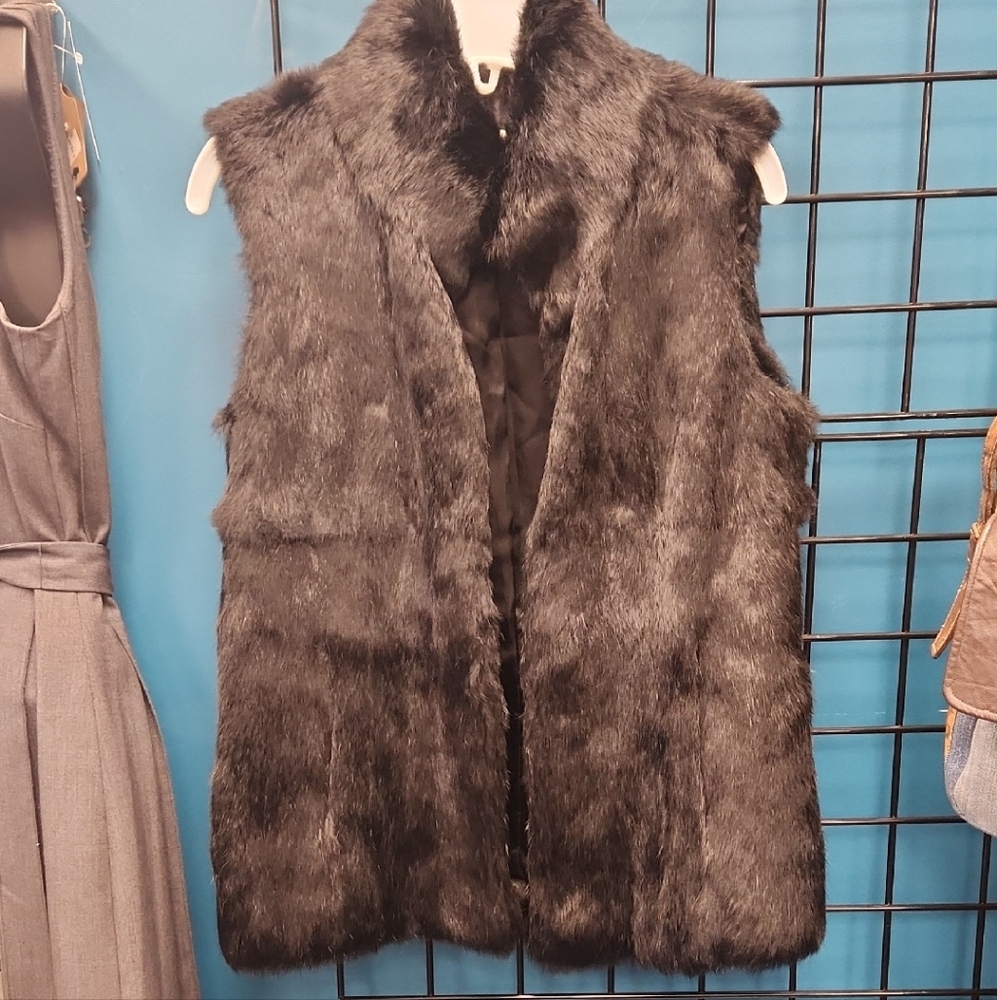 MICHAEL Michael Kors Black Faux Fur Vest (B1)